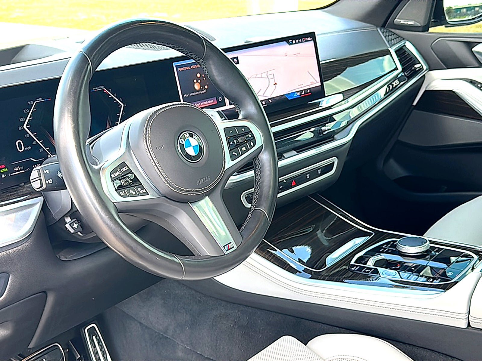 Used 2024 BMW X5 xDrive40i w/ M Sport Package AWD/4WD image 12