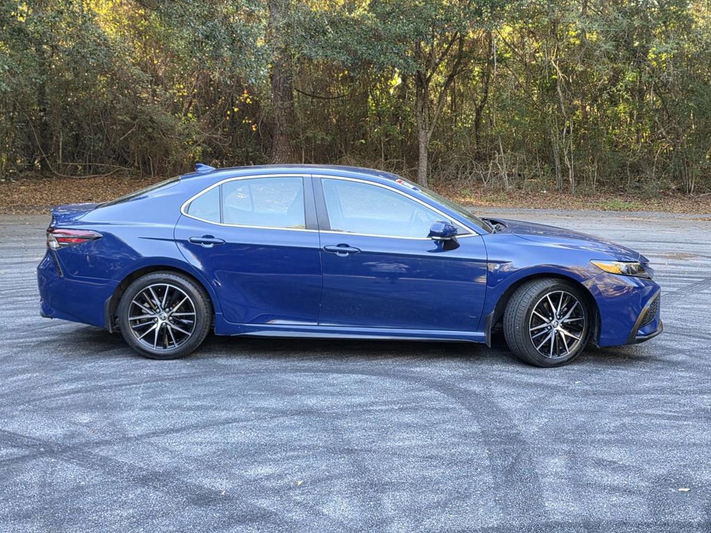 Used 2024 Toyota Camry SE w/ Convenience Package image 30
