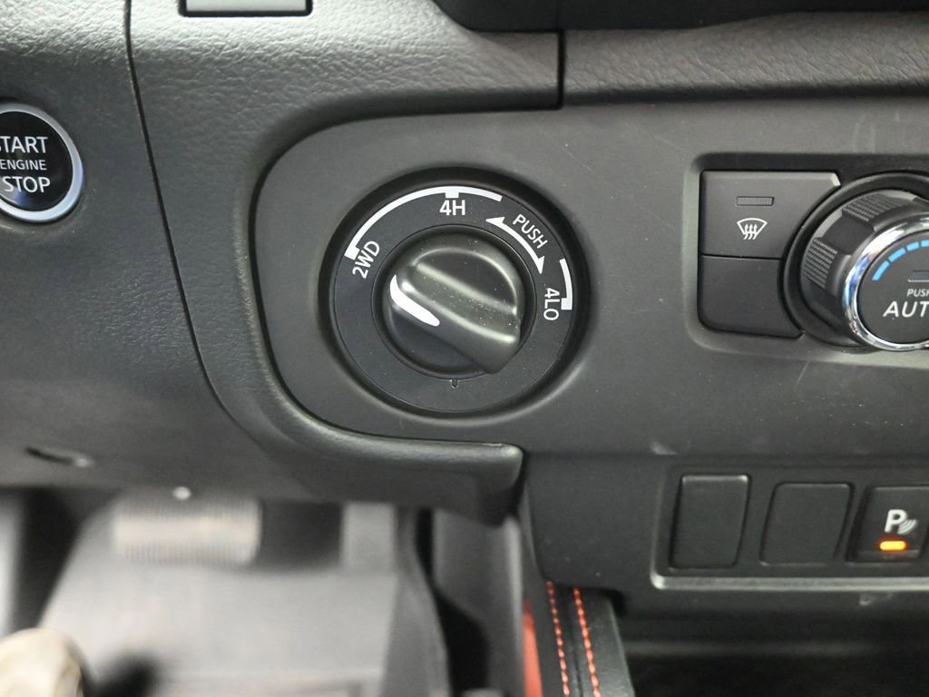 Used 2025 Nissan Frontier PRO-4X image 2