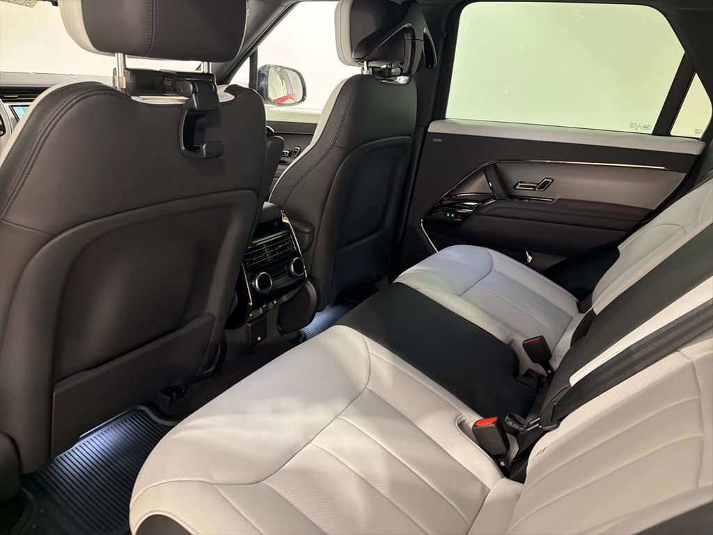 New 2026 Land Rover Range Rover Sport Dynamic SE image 21