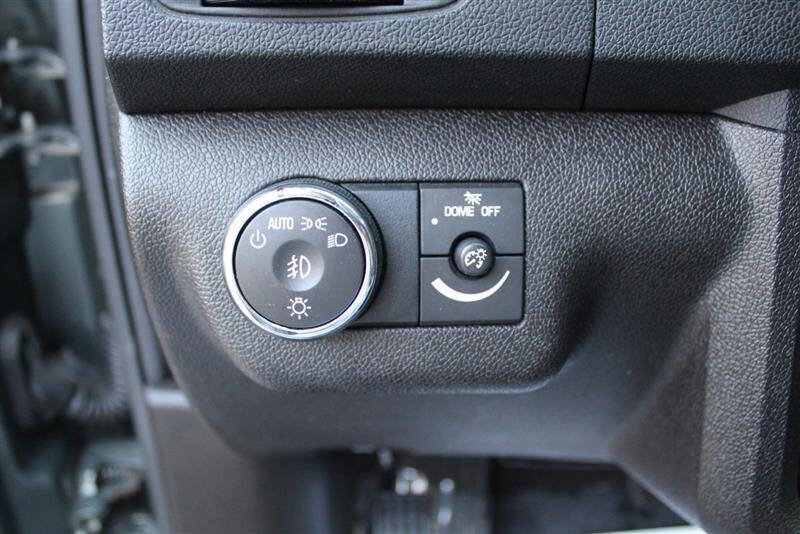 Used 2011 GMC Acadia SLE image 18