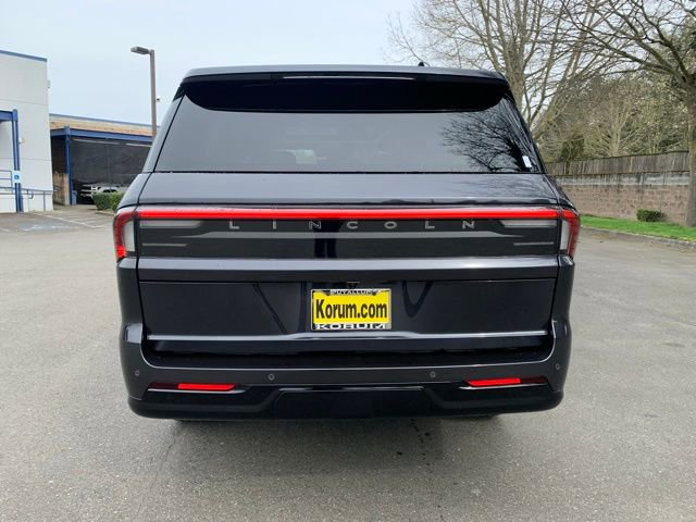 New 2026 Lincoln Navigator L Reserve AWD/4WD image 4