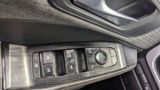 Used 2021 Nissan Rogue SV AWD/4WD image 28