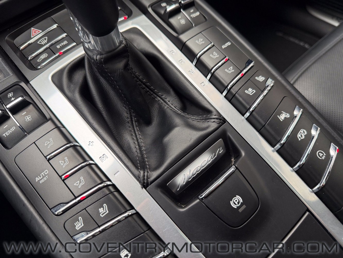 Used 2020 Porsche Macan Turbo image 33