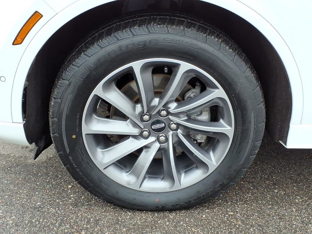 Used 2020 Lincoln Aviator Grand Touring w/ Elements Package Plus image 9