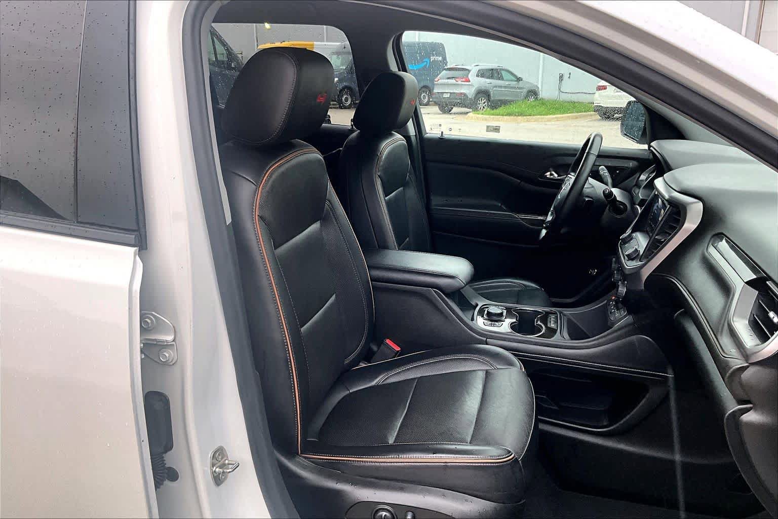 Used 2023 GMC Acadia AT4 w/ Preferred Package AWD/4WD image 9