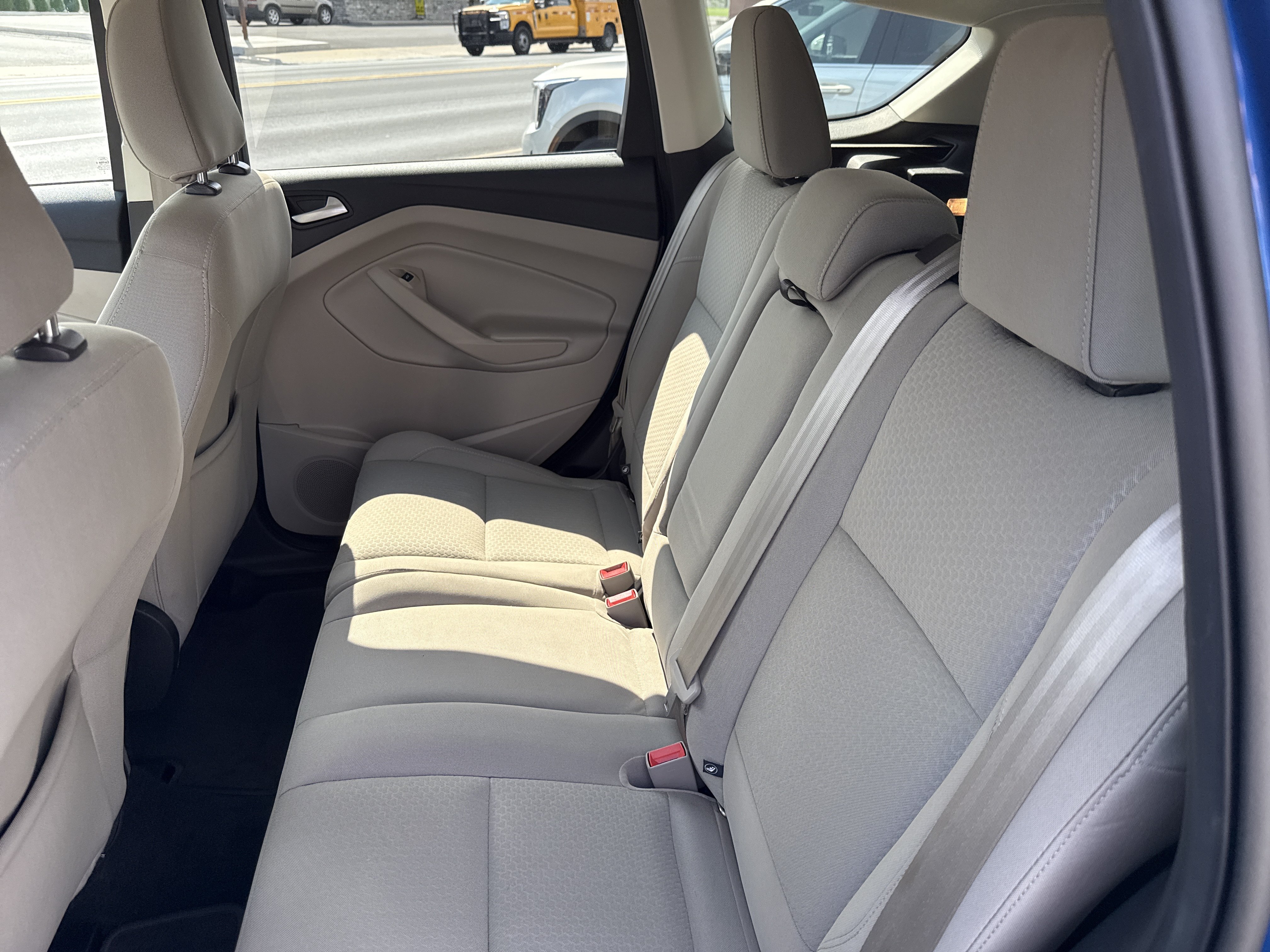 Used 2018 Ford Escape SE w/ SE Sync 3 Package AWD/4WD image 13