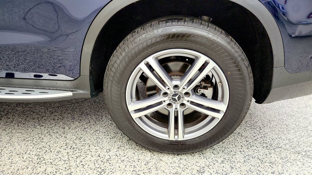 Used 2022 Mercedes-Benz GLC 300 4MATIC image 9