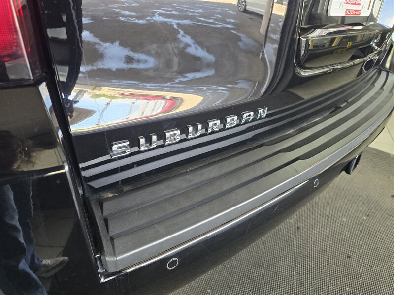Used 2020 Chevrolet Suburban LT AWD/4WD image 32
