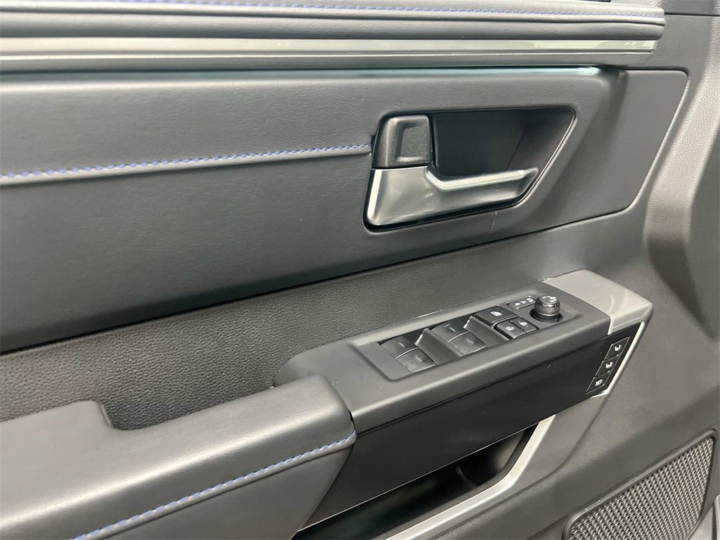 Used 2025 Toyota Sequoia Platinum image 21