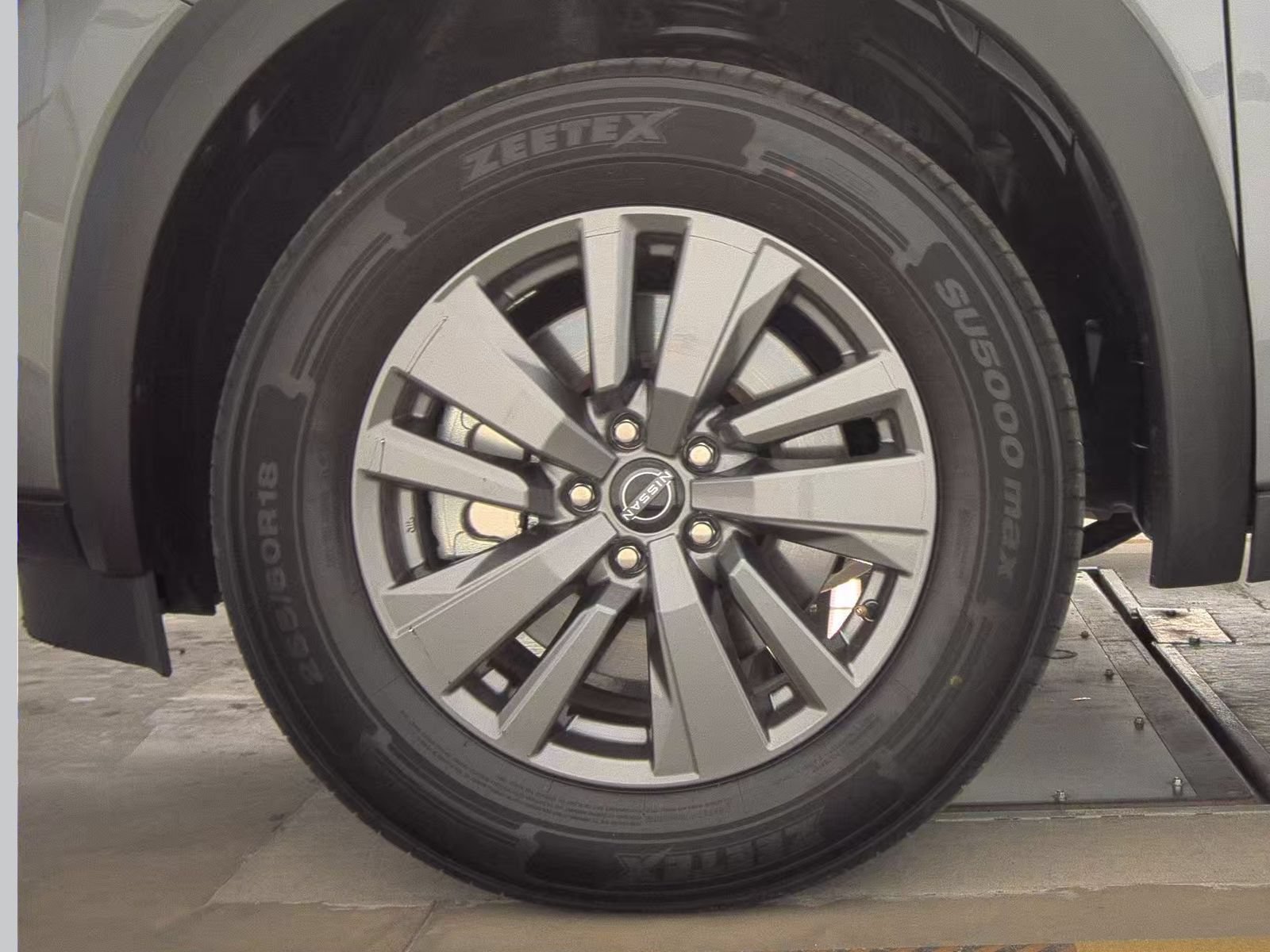 Used 2025 Nissan Pathfinder S FWD image 37