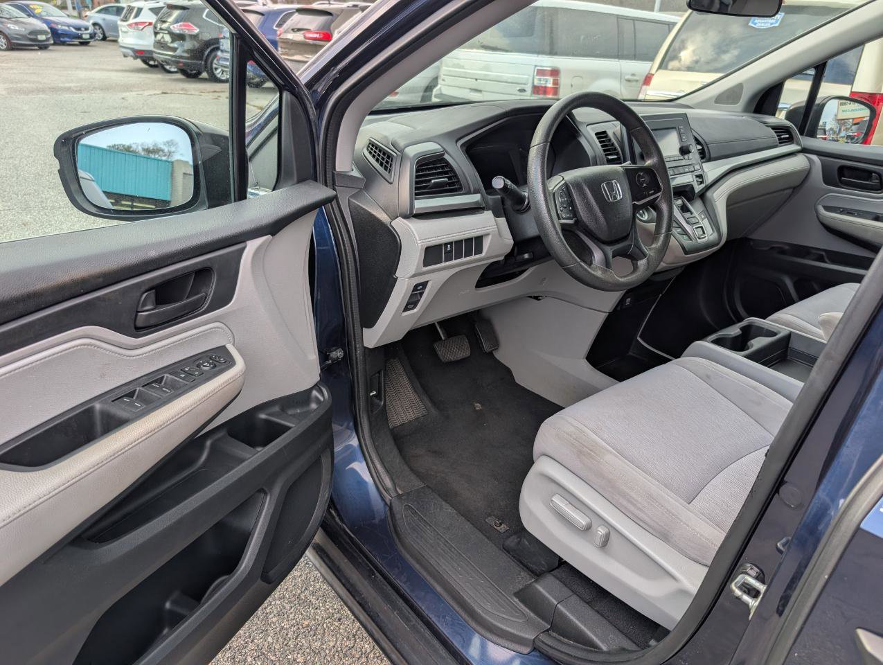 Used 2018 Honda Odyssey LX image 12