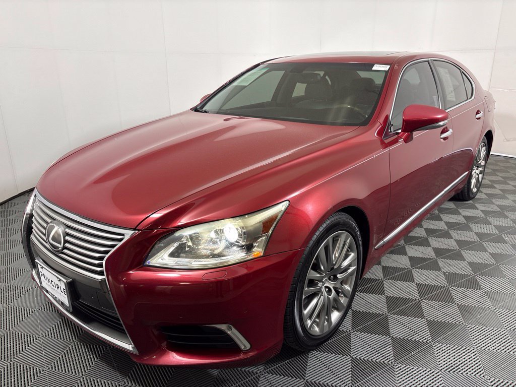 Used 2015 Lexus LS 460 w/ Comfort Package RWD image 2
