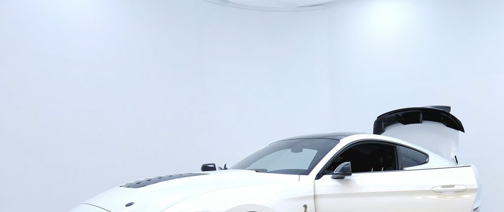 Used 2020 Ford Mustang Shelby GT500 w/ Technology Package RWD image 9