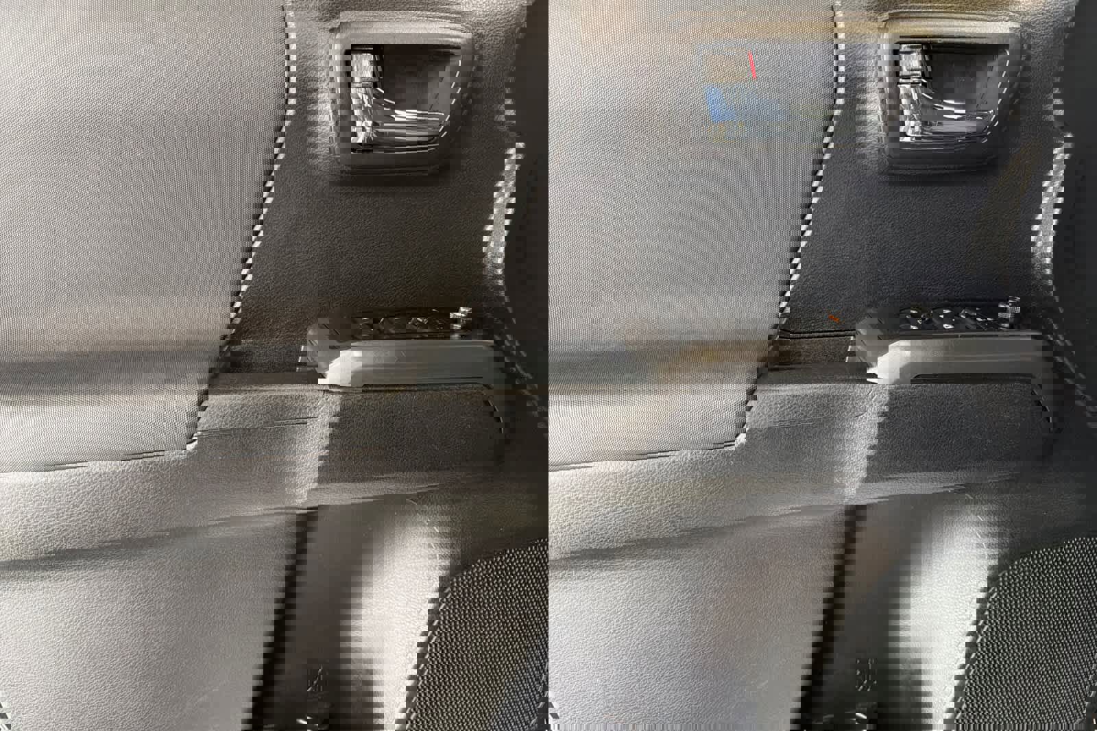 Used 2017 Toyota Tacoma TRD Off-Road image 14