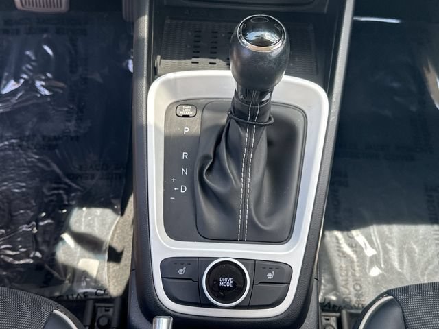 Certified 2024 Hyundai Venue Limited FWD image 19
