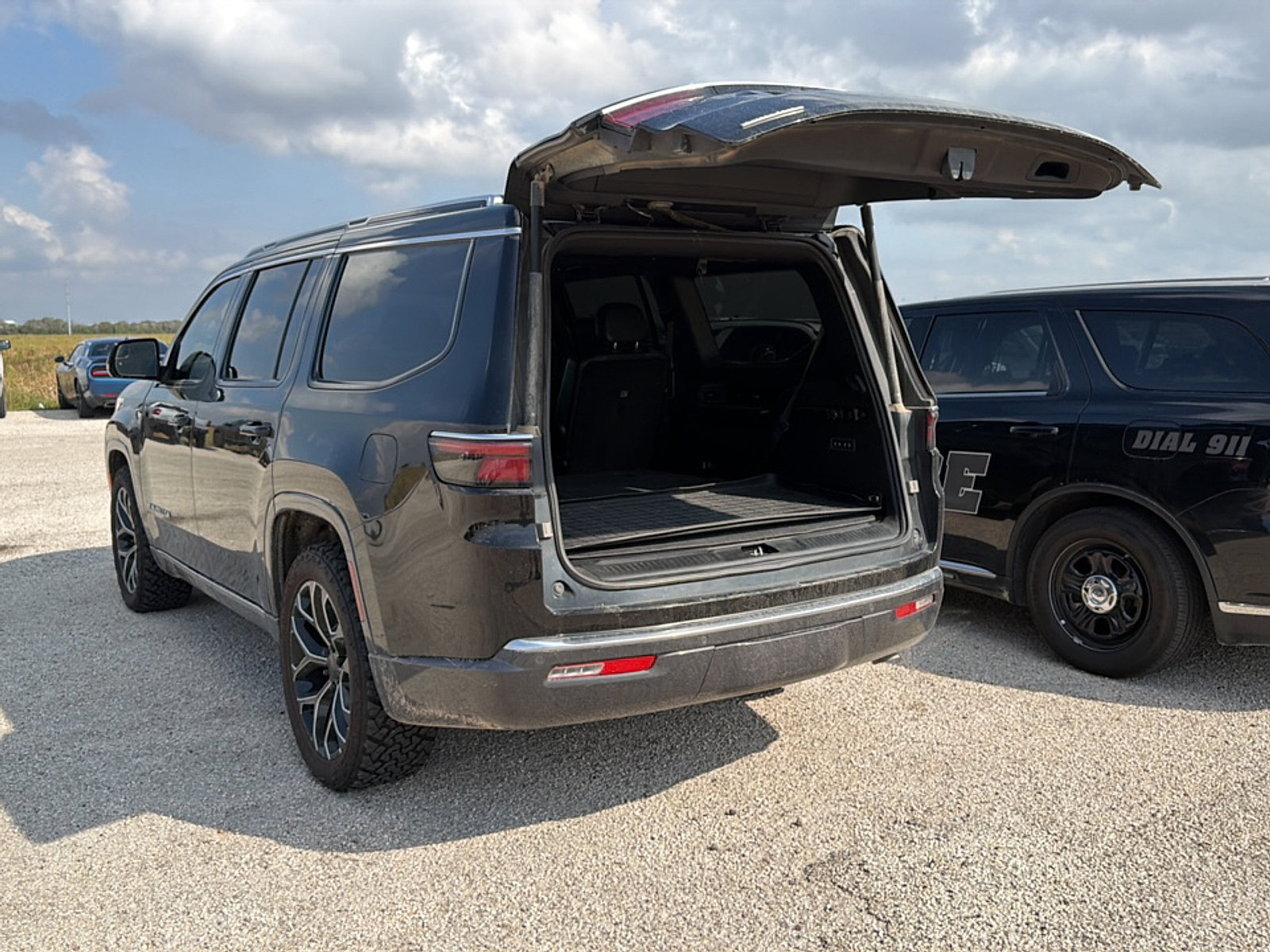 Used 2022 Jeep Wagoneer Series III w/ Premium Group I AWD/4WD image 14