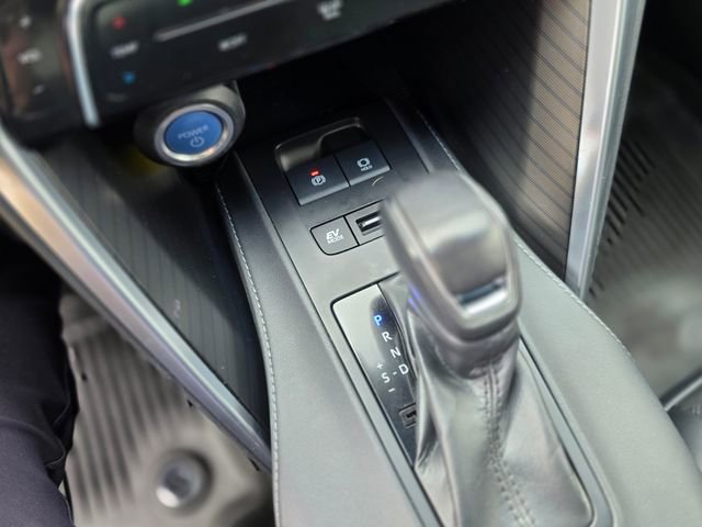 Used 2022 Toyota Venza Limited w/ Advanced Technology Package image 32