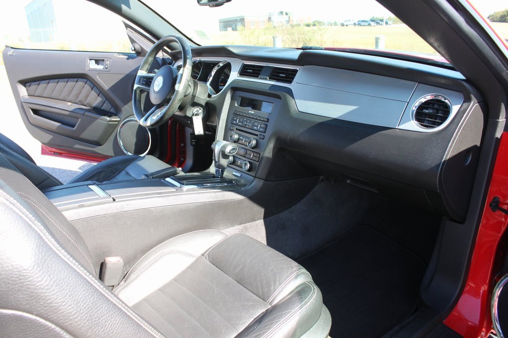 Used 2011 Ford Mustang Premium image 9
