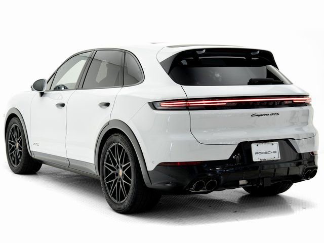 New 2026 Porsche Cayenne GTS image 3
