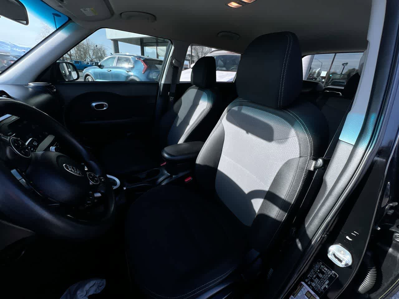 Used 2018 Kia Soul + FWD image 11