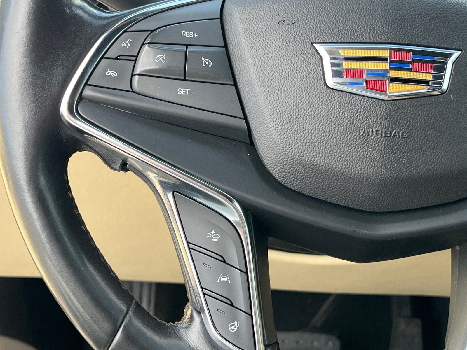 Used 2019 Cadillac XT5 Luxury FWD image 19