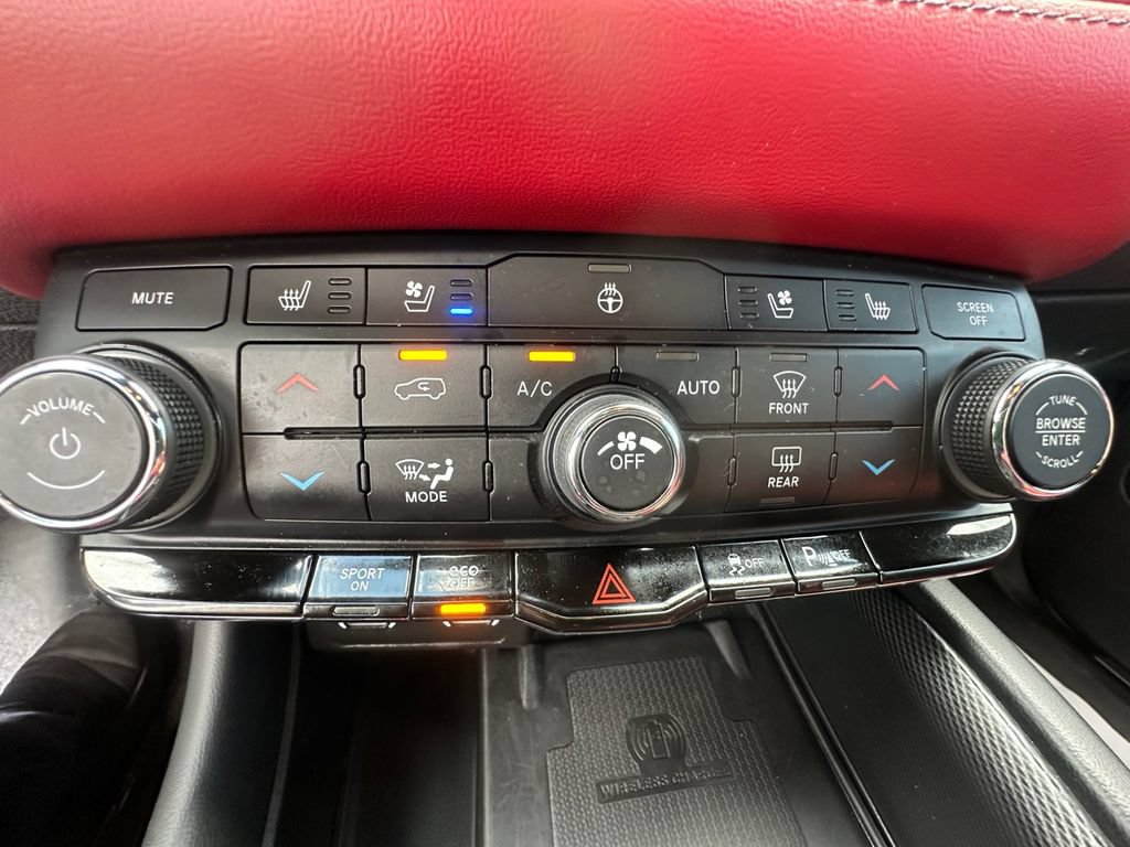 Certified 2022 Dodge Durango R/T w/ Blacktop Package AWD/4WD image 23