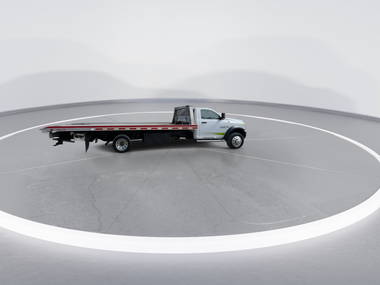 Used 2015 RAM 5500 Tradesman w/ Power & Remote Entry Group AWD/4WD image 3