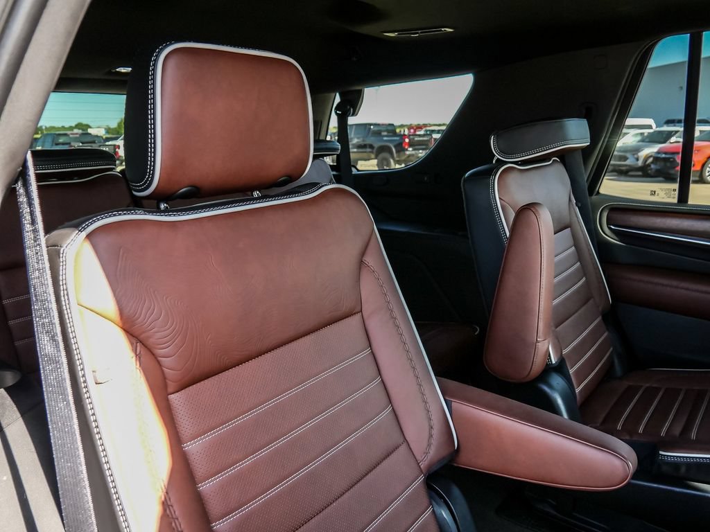 Used 2023 GMC Yukon Denali Ultimate AWD/4WD image 27