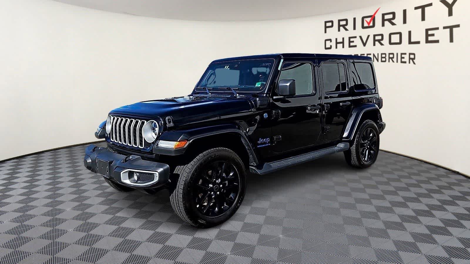 Used 2025 Jeep Wrangler Unlimited Sahara AWD/4WD image 4