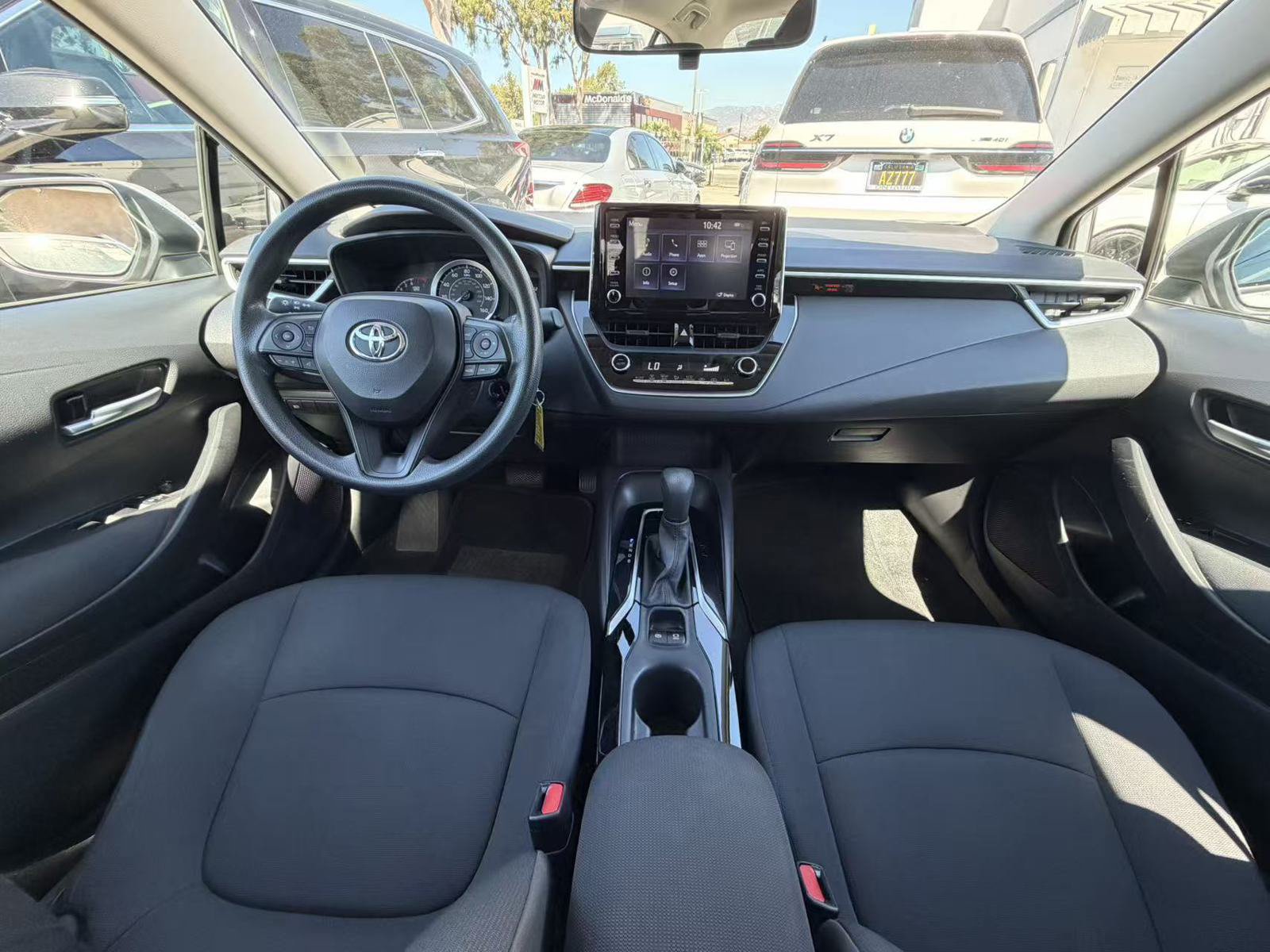 Used 2020 Toyota Corolla LE FWD image 11