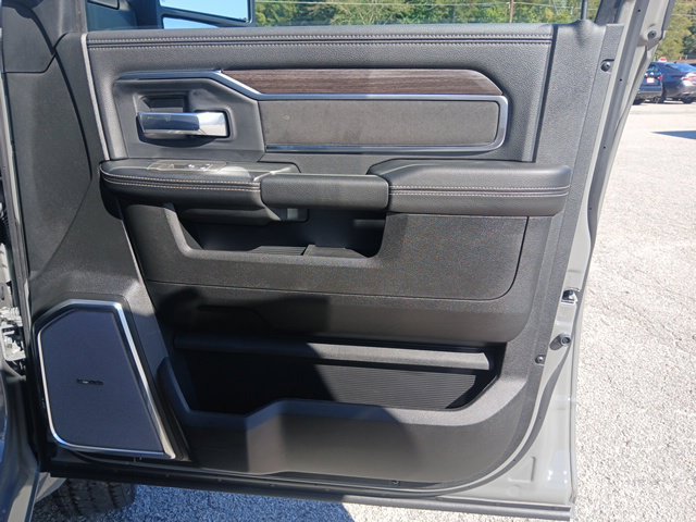 New 2027 RAM 5500 4x4 Crew Cab w/ Laramie Trim Package image 30