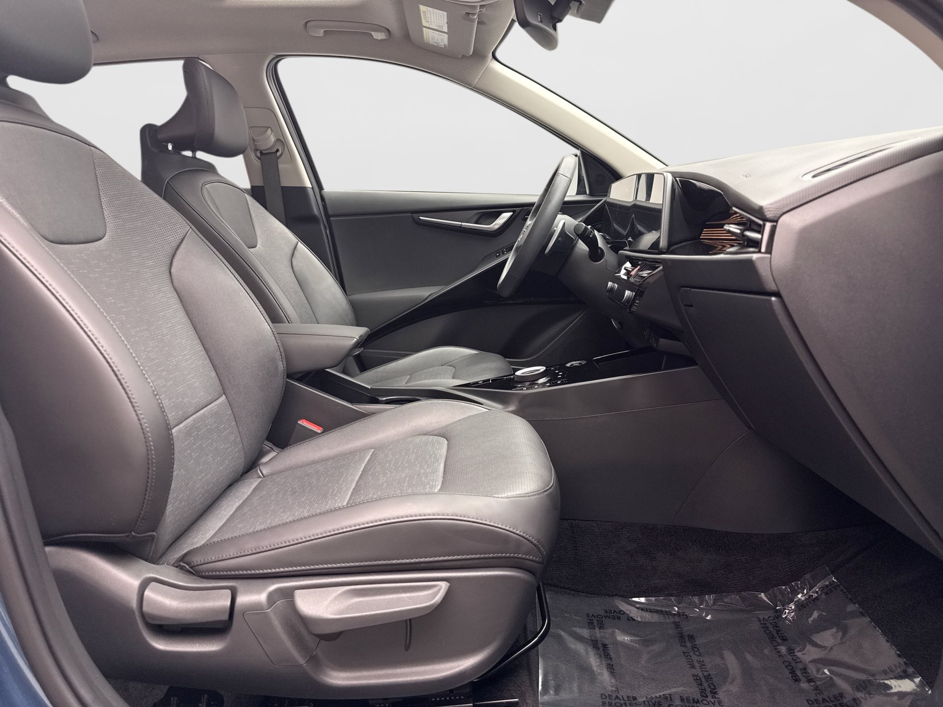 Used 2023 Kia Niro SX Touring FWD image 19