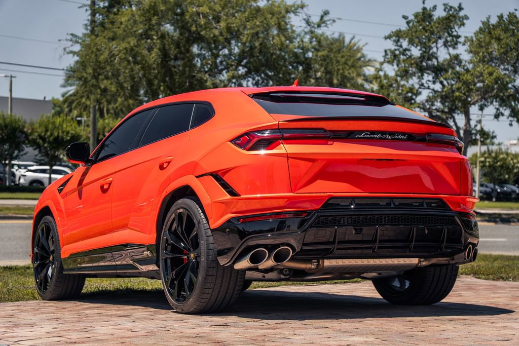 Used 2024 Lamborghini Urus S AWD/4WD image 4