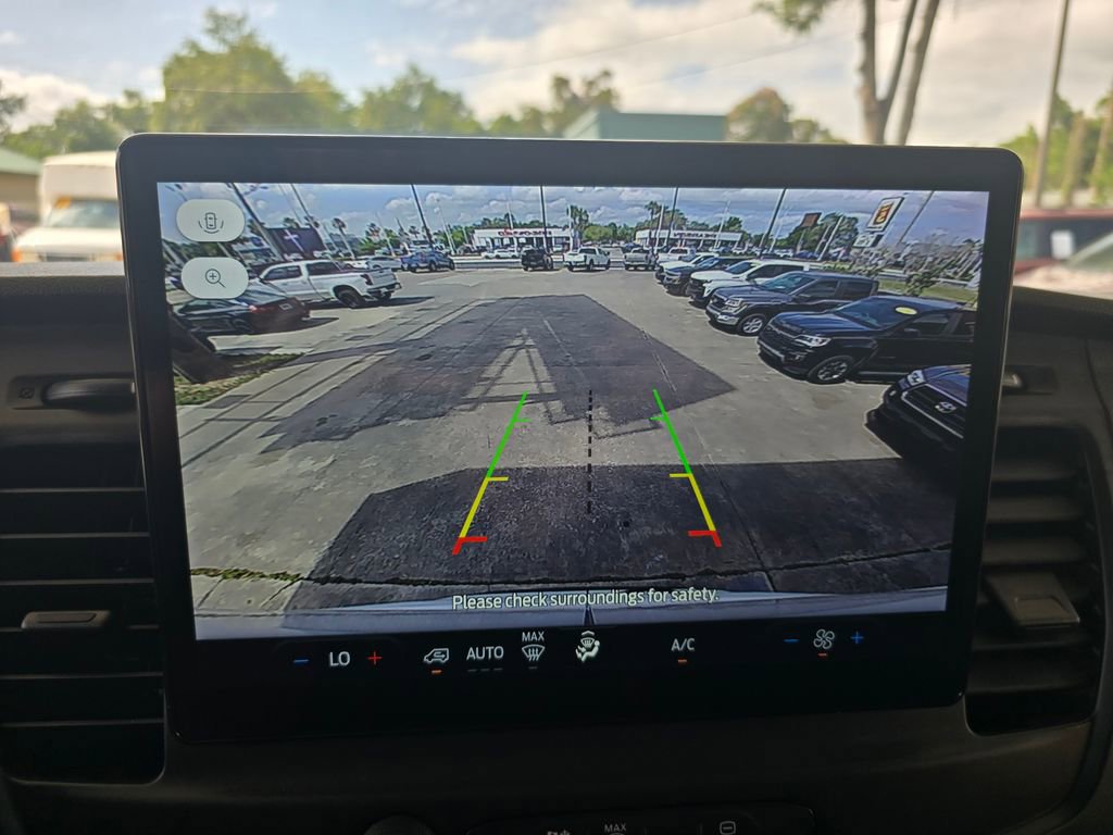 Used 2022 Ford E-Transit Medium Roof RWD image 32