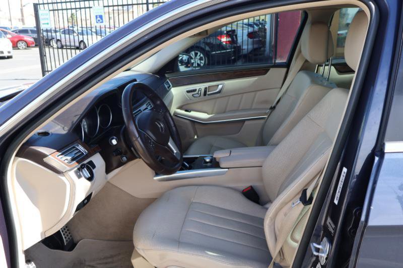 Used 2015 Mercedes-Benz E 400 4MATIC Sedan w/ Lighting Package image 19