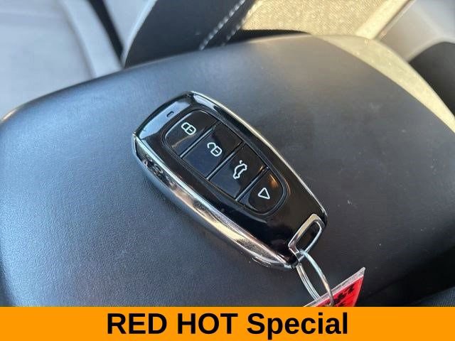 Used 2024 Hyundai Venue SEL image 47