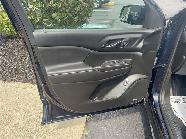Used 2017 GMC Acadia SLT FWD image 8