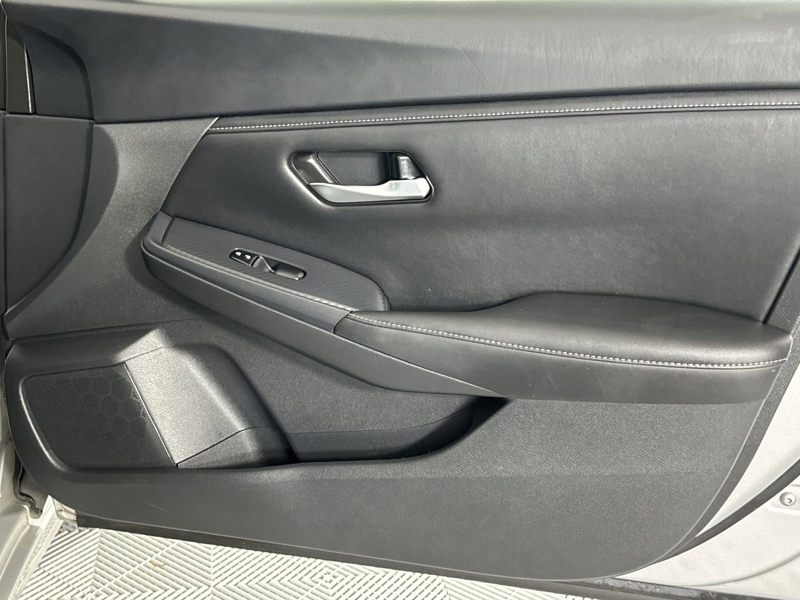 Used 2023 Nissan Sentra SV image 30