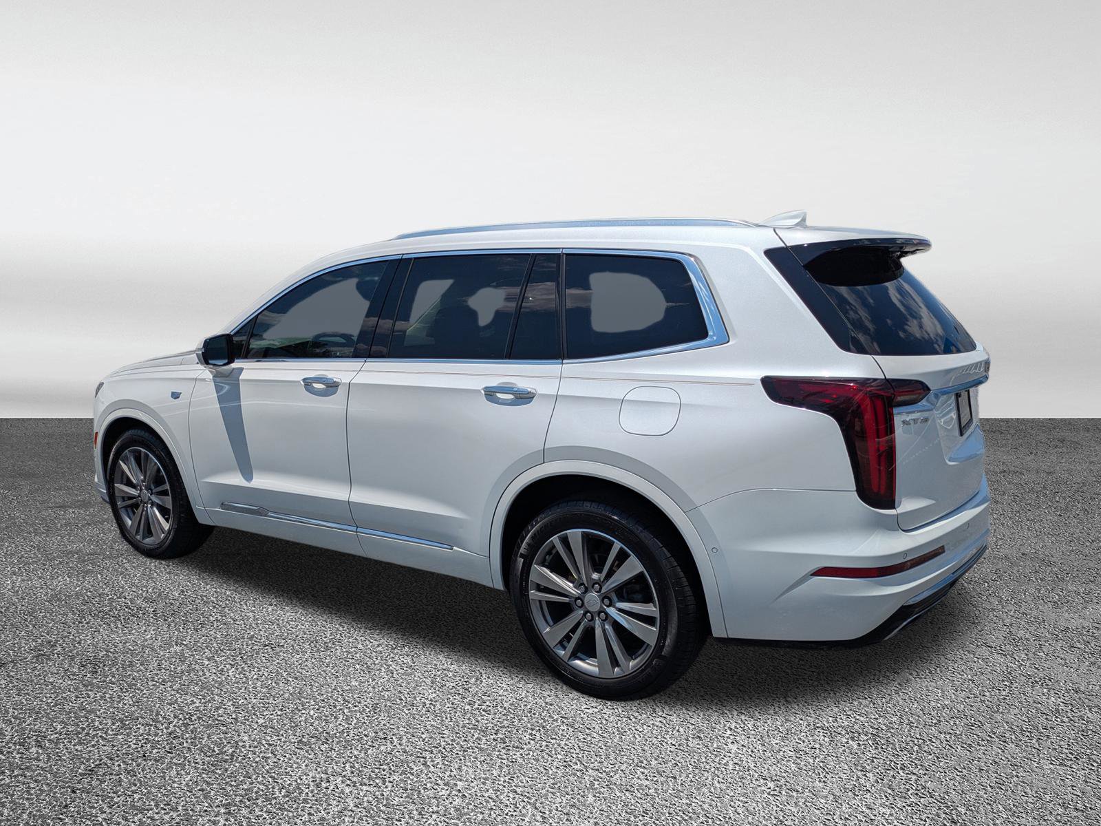 Used 2022 Cadillac XT6 Premium Luxury w/ Technology Package FWD image 28
