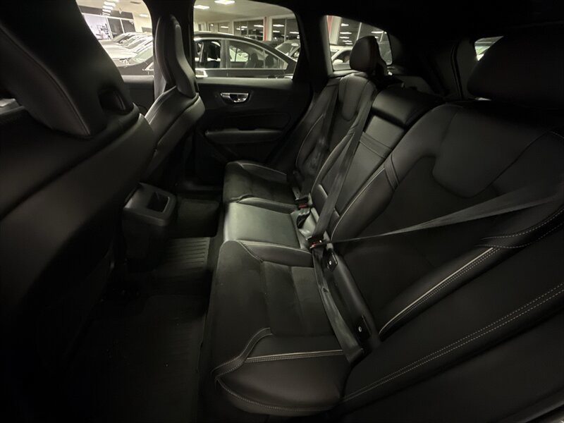 Used 2019 Volvo XC60 T5 R-Design w/ Protection Package Premier FWD image 28