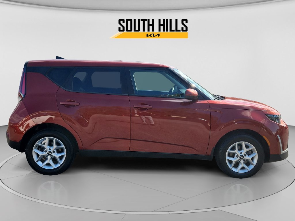 Certified 2024 Kia Soul LX w/ LX Technology Package FWD image 4
