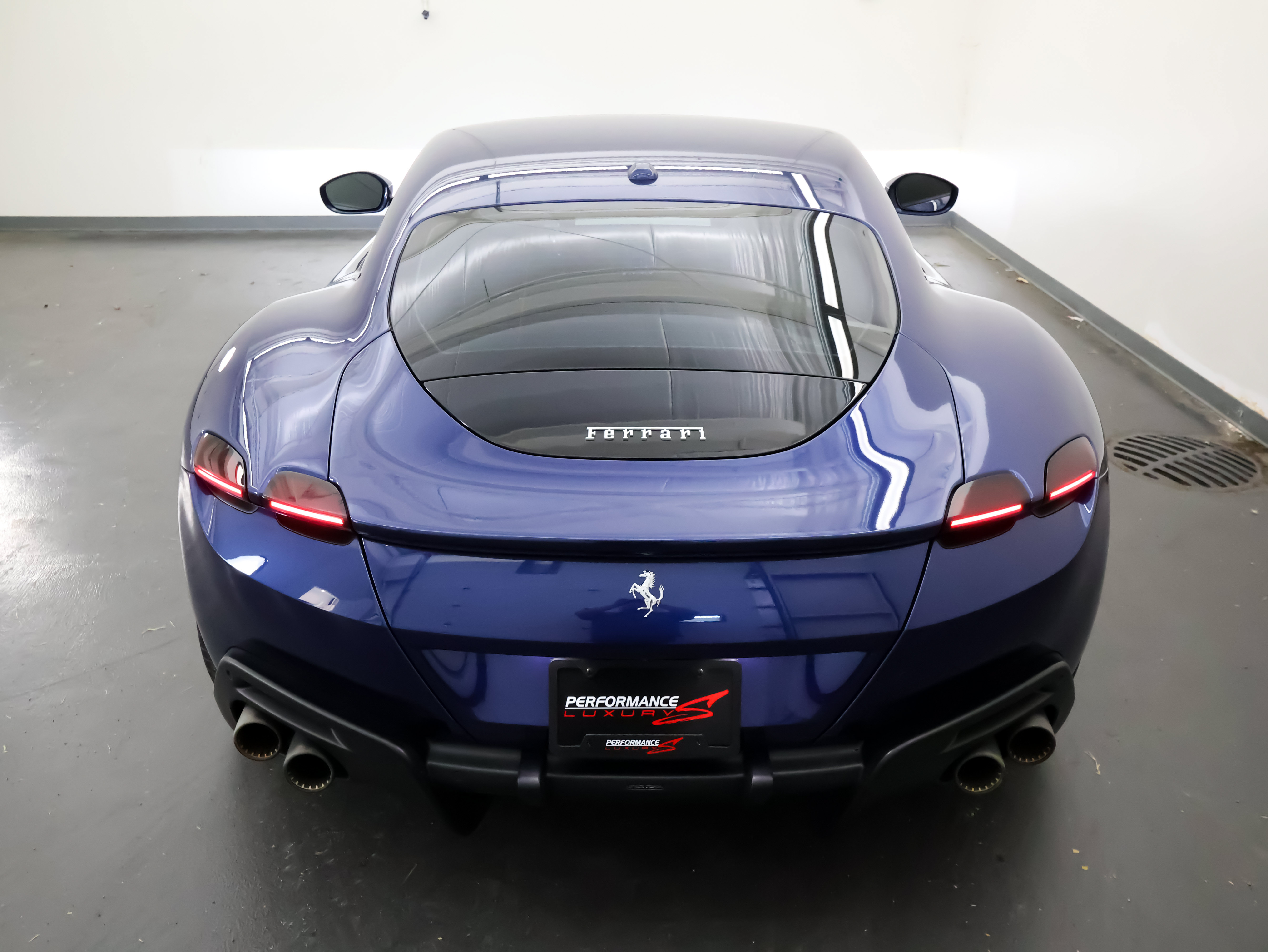 Used 2021 Ferrari Roma RWD image 9