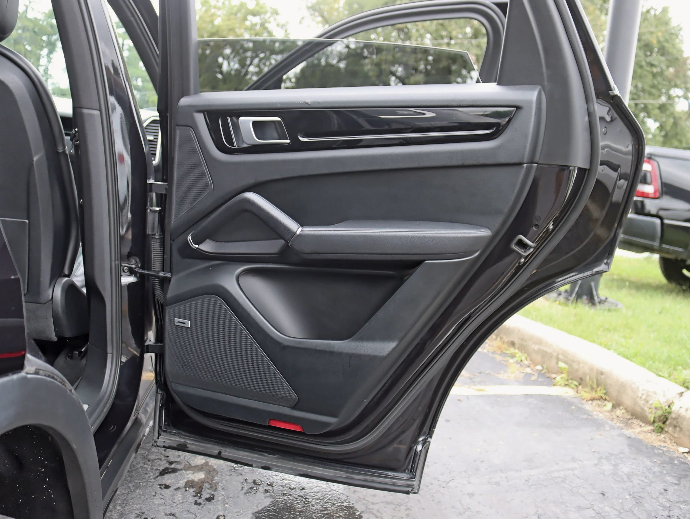 Used 2019 Porsche Cayenne AWD/4WD image 35