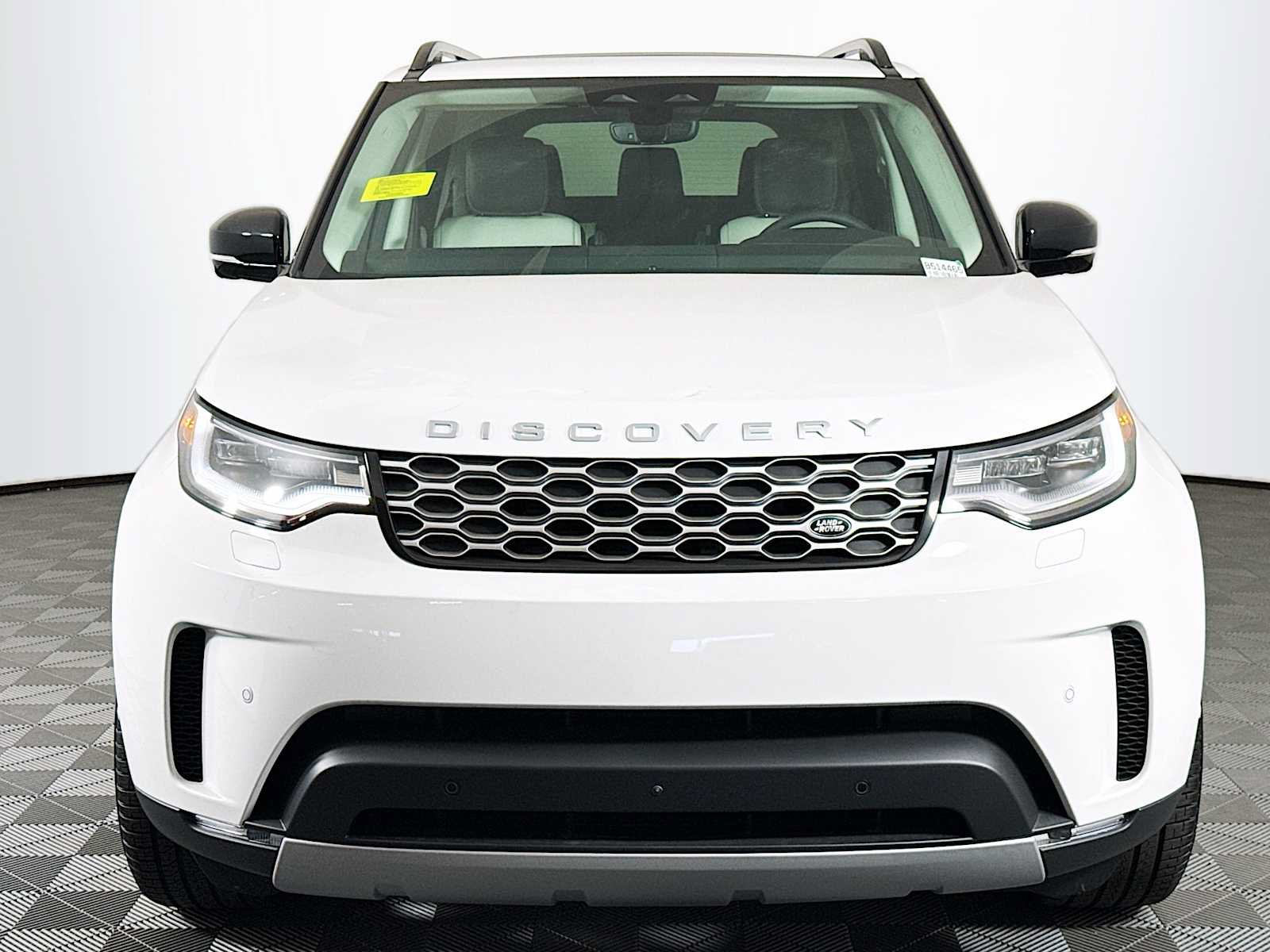 New 2025 Land Rover Discovery S AWD/4WD image 2