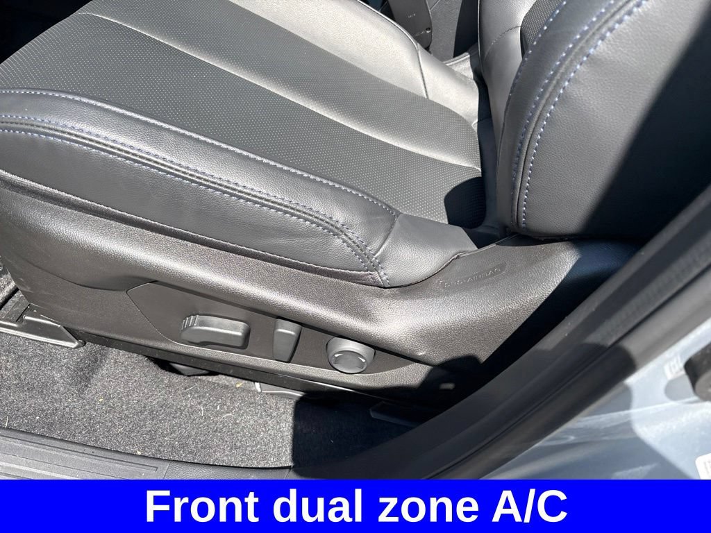 Used 2025 Subaru Forester Limited AWD/4WD image 16