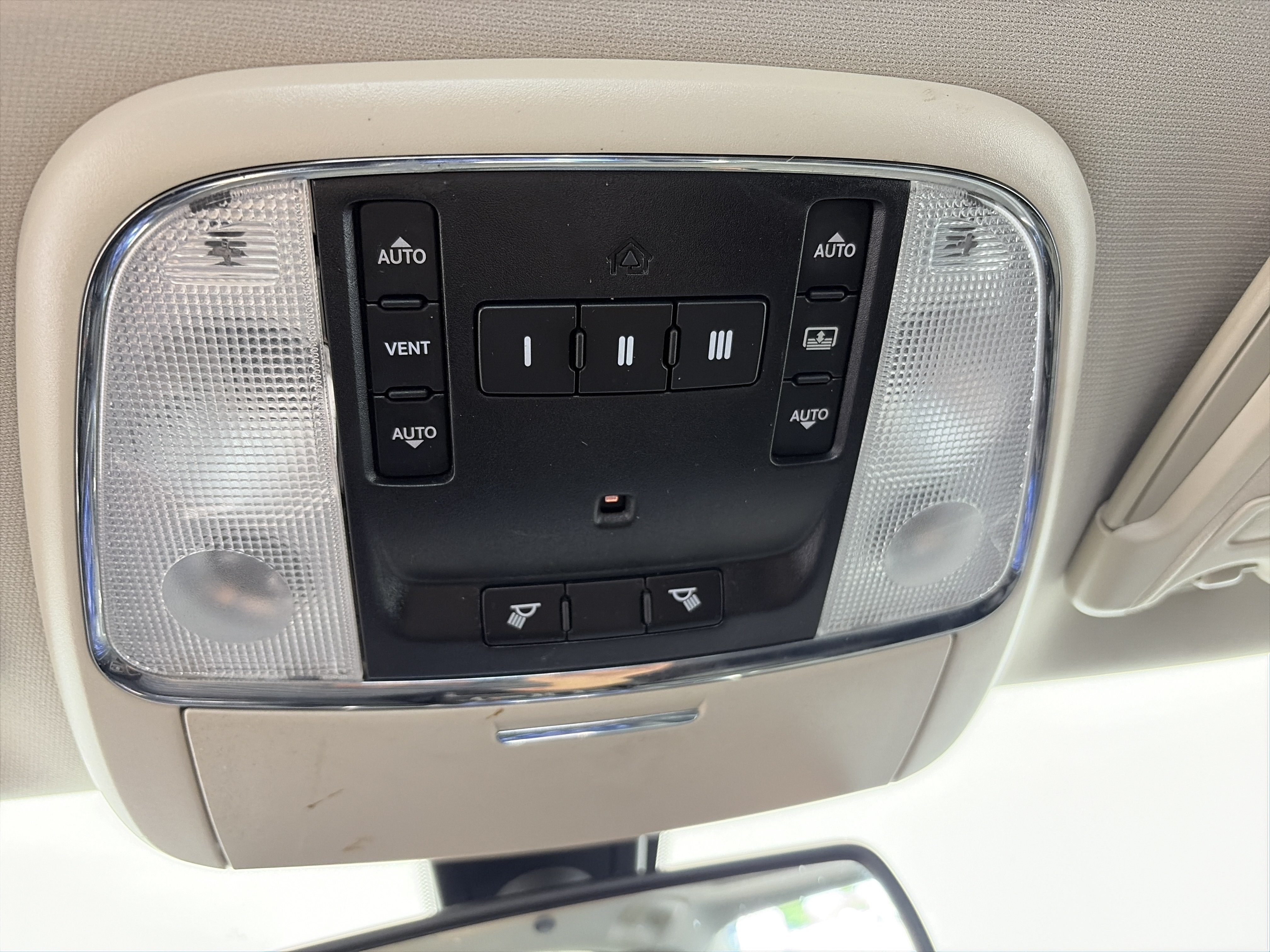 Used 2017 Chrysler 300 Touring w/ Value Package RWD image 33