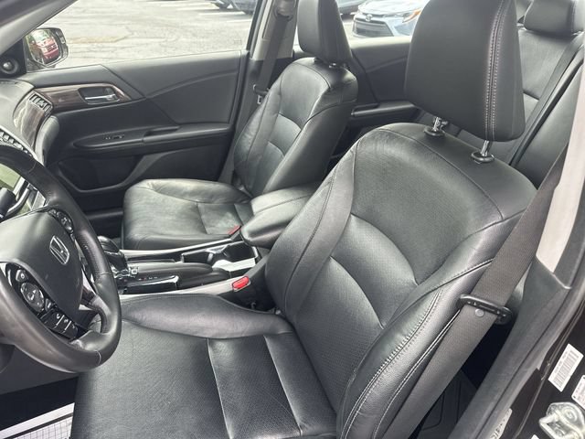 Used 2016 Honda Accord Touring image 15