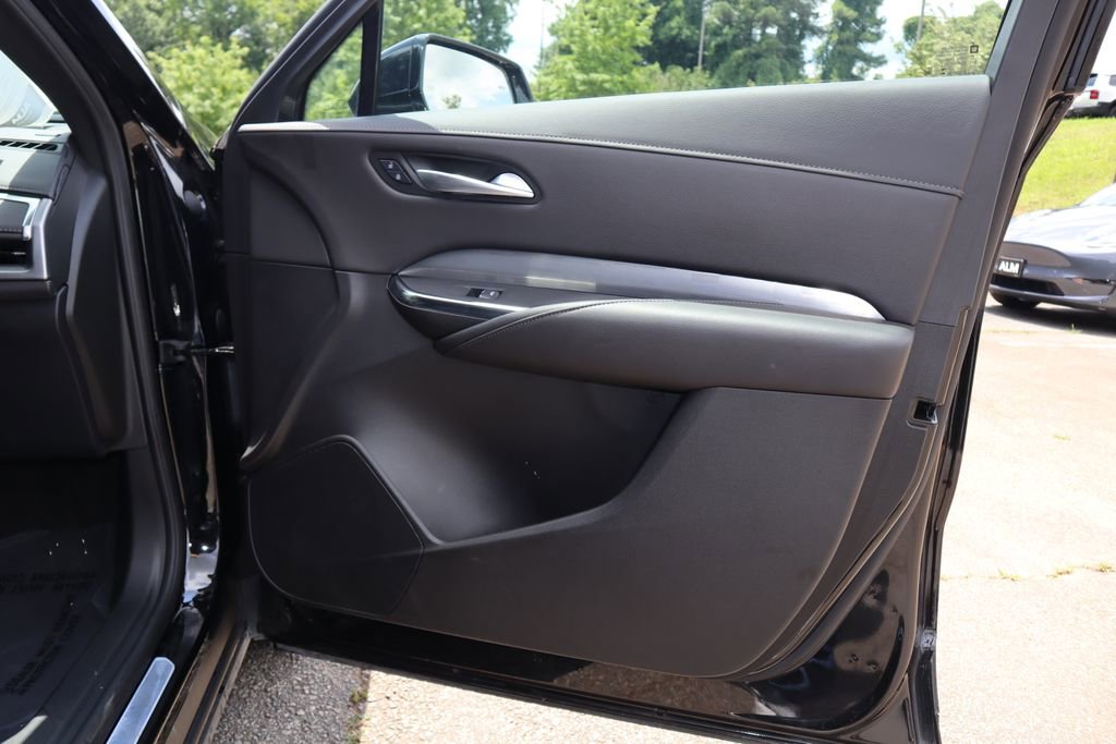 Used 2025 Cadillac XT4 Premium Luxury FWD image 23