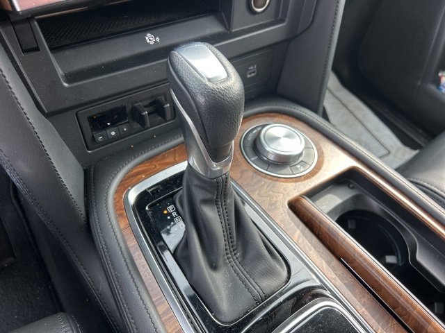 Used 2024 Nissan Armada SL w/ Captain's Chairs Package image 30